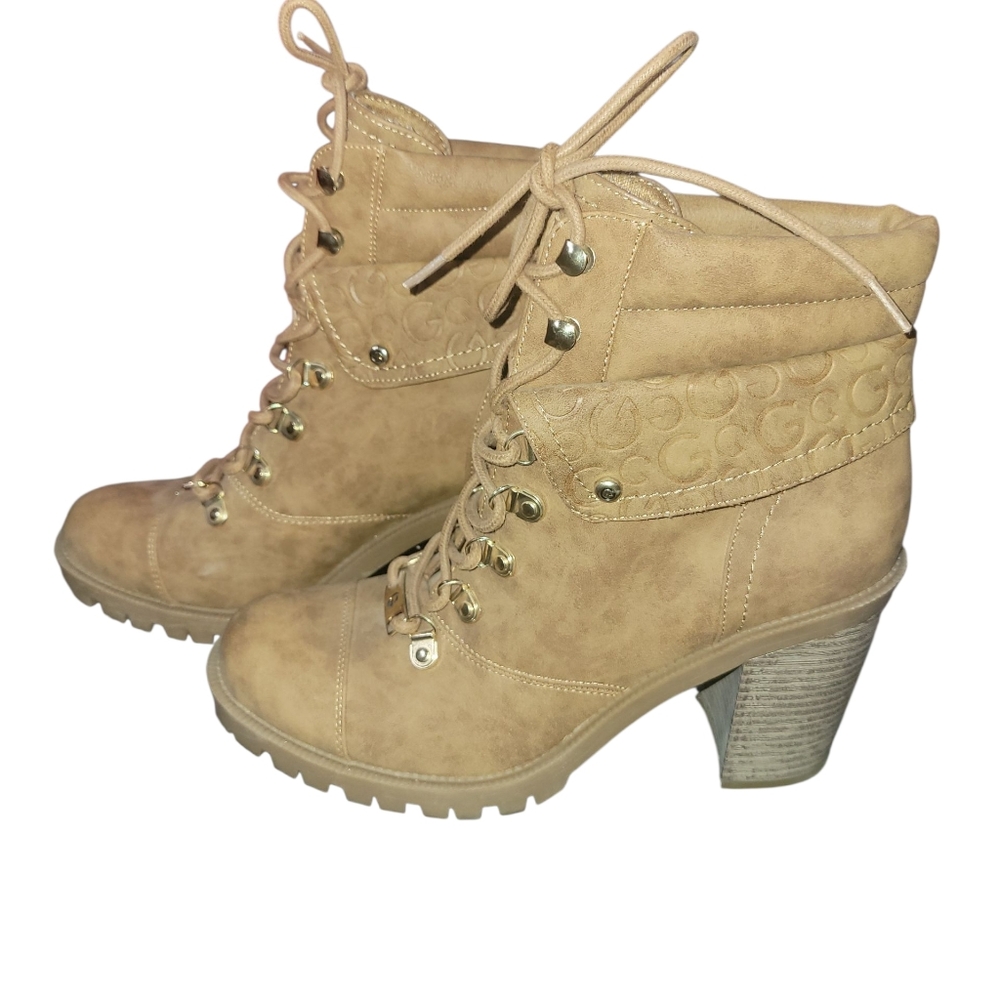 GBG Los Angeles Beige Lace-Up Boots Size 9.5